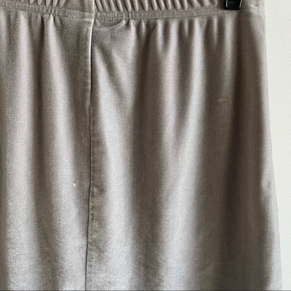 Vintage Y2K No Boundaries Silver Velvet Mini Skirt - Picture 5 of 5